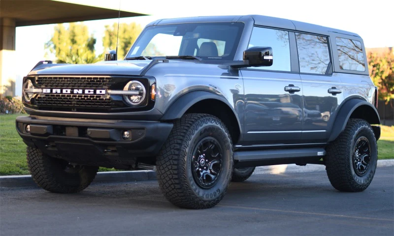 AMP Research 21-23 Ford Bronco 4 Door (Excl. Raptor) XL PowerStep - Black - Image 4