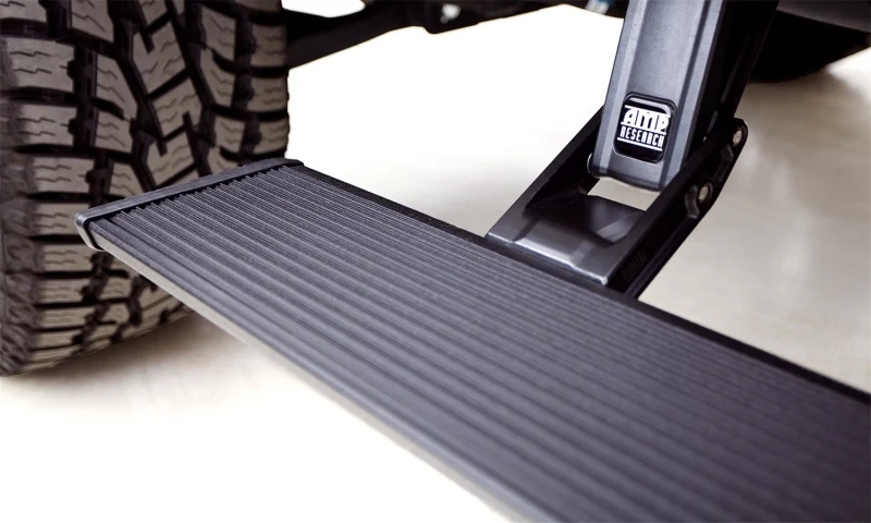 AMP Research 22-23 Chevy/GMC Silverado/Sierra 1500 & 2024 2500/3500HD PowerStep XL - Image 2