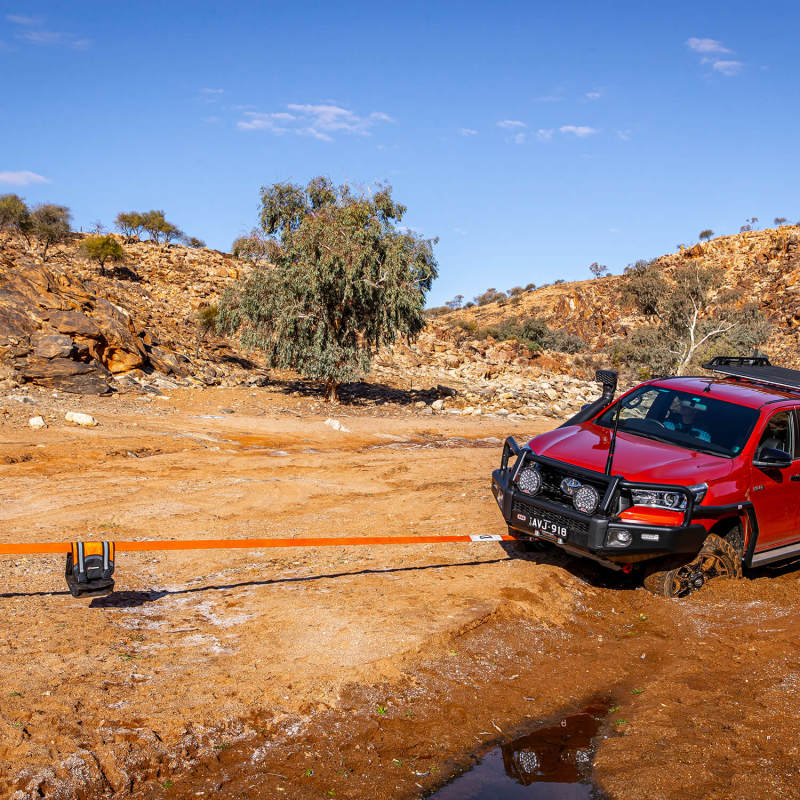 ARB Weekender Recovery Kit Incl 17600lb Recovery Strap/4.75T Shackles - Image 16