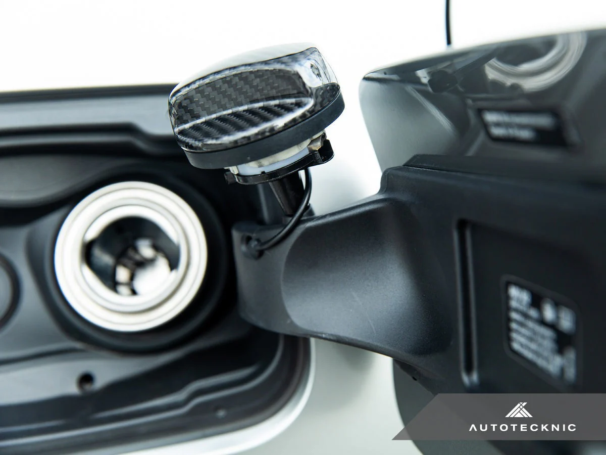 AutoTecknic Dry Carbon Competition Fuel Cap Cover - G22/ G26 4-Series - Image 4