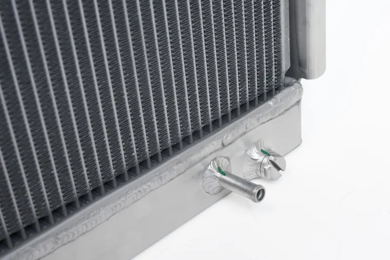 CSF 95-04 Toyota Tacoma (2.7/3.4L) Heavy Duty All-Aluminum Radiator - Image 2