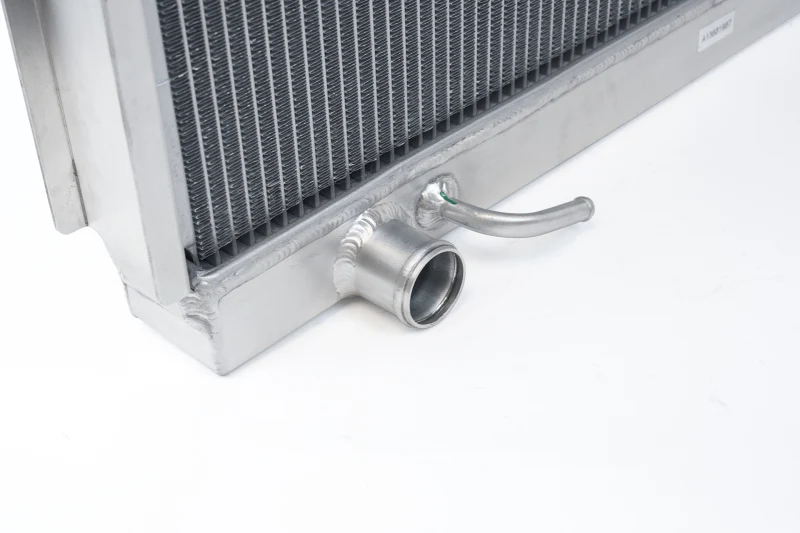 CSF 95-04 Toyota Tacoma (2.7/3.4L) Heavy Duty All-Aluminum Radiator - Image 4