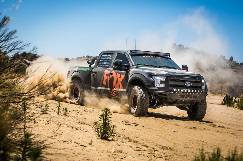 Fox 17-18 Ford F-250 4WD 2.0 Performance Series IFP Smooth Body Front Shock / 2-3.5in Lift - Image 9