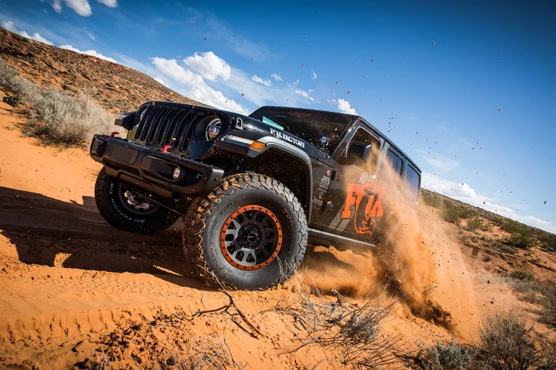 Fox 18-Up Jeep JL 2.5 Performance Series 10.2in. Smooth Body Piggyback DSC Rear Shock 0-1.5in. Lift - Image 5