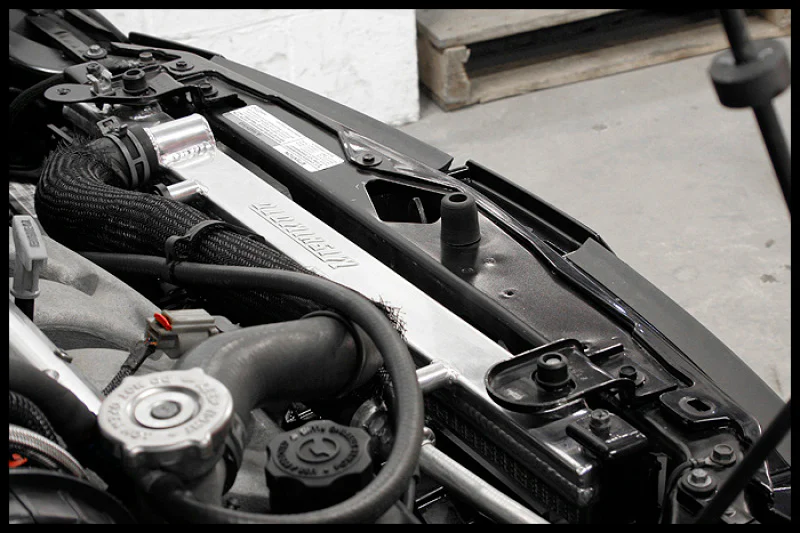 Mishimoto 01-05 Dodge Neon SRT-4 Manual Aluminum Radiator - Image 4