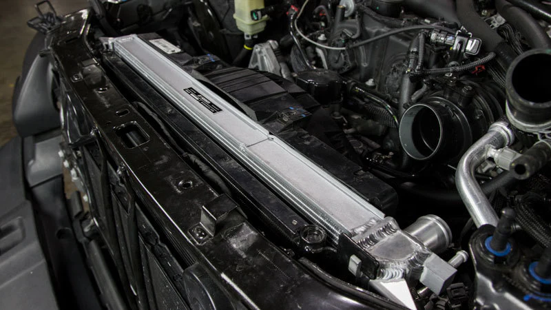 Mishimoto 2018+ Jeep Wrangler JL Performance Aluminum Radiator - Image 2