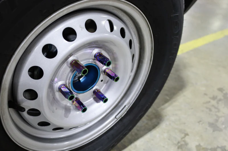 Mishimoto Aluminum Locking Lug Nuts M12x1.5 27pc Set Neo Chrome - Image 2